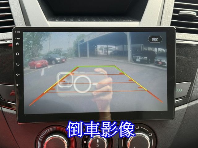 雙認證、原版件、實車實價、保固不另加價。精緻版 實跑4萬公里，無載重，內裝乾淨 九成新，定速、導航、後座出風口  第10張相片