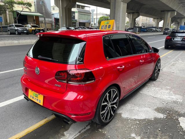 VOLKSWAGEN福斯 GOLF GTI  第4張相片