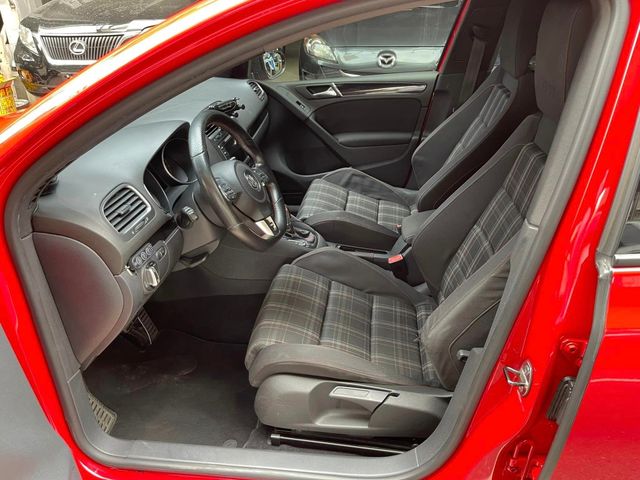 VOLKSWAGEN福斯 GOLF GTI  第6張相片