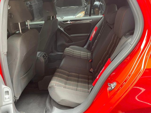 VOLKSWAGEN福斯 GOLF GTI  第8張相片