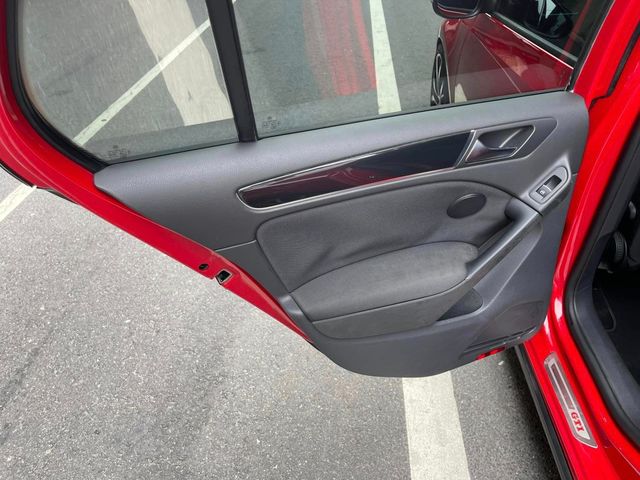 VOLKSWAGEN福斯 GOLF GTI  第9張相片