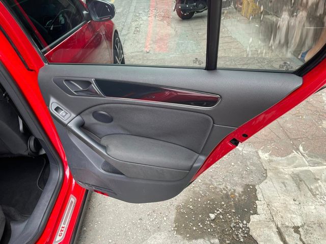 VOLKSWAGEN福斯 GOLF GTI  第11張相片