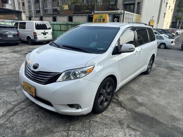 TOYOTA豐田 SIENNA  第1張相片