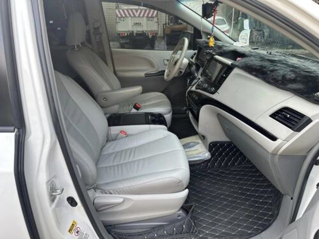 TOYOTA豐田 SIENNA  第9張相片