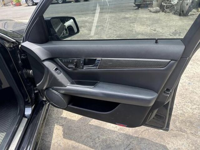 M-BENZ賓士 C63 AMG  第14張相片