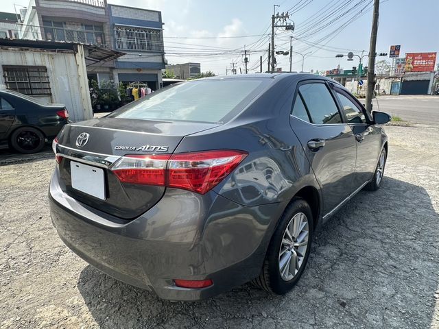 TOYOTA豐田 ALTIS  第4張相片