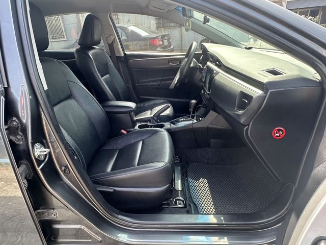 TOYOTA豐田 ALTIS  第7張相片