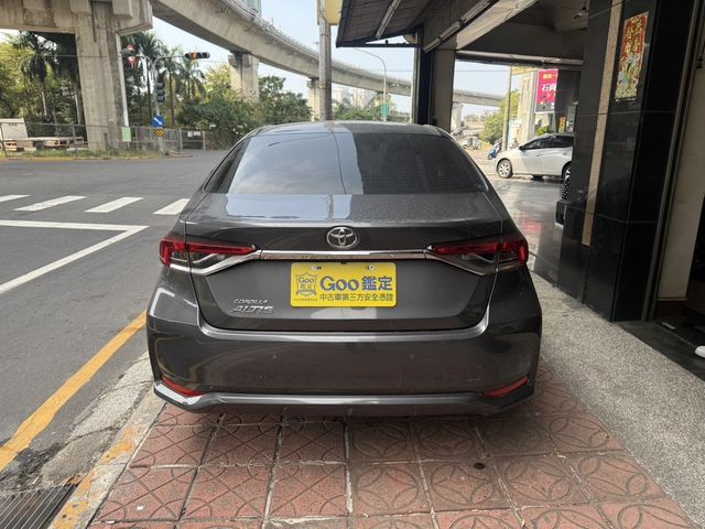 TOYOTA豐田 ALTIS  第3張相片