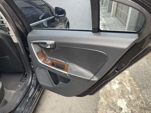 VOLVO富豪 S60  第11張相片