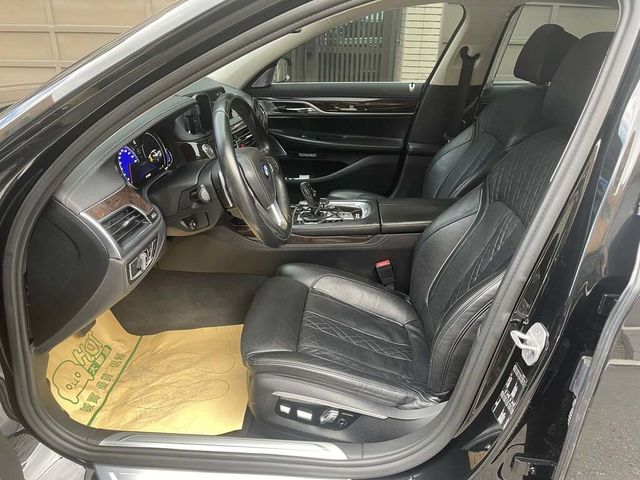 BMW寶馬 740LI  第6張相片