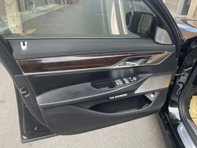 BMW寶馬 740LI  第7張相片