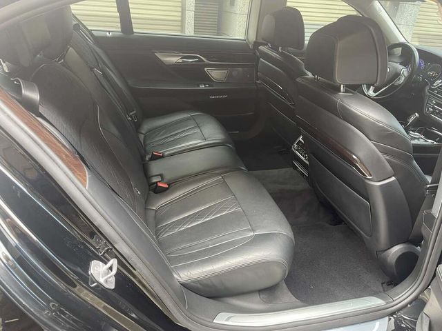 BMW寶馬 740LI  第10張相片