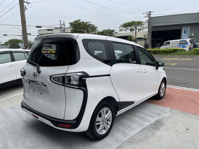 SIENTA 1.8  第5張相片