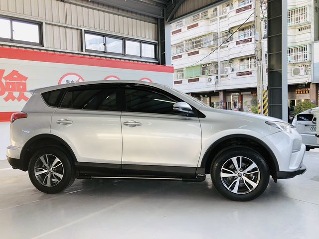 RAV4 2.0  第4張相片