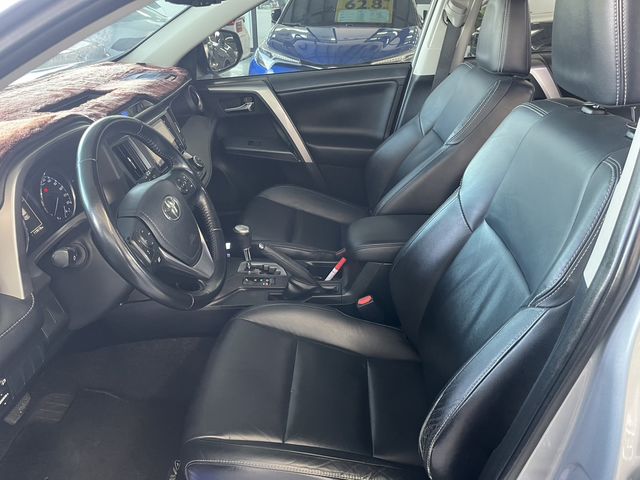 RAV4 2.0  第9張相片