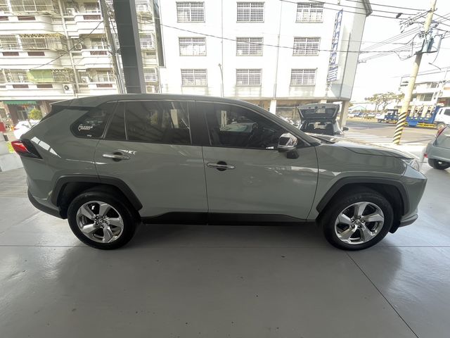 RAV4 2.0  第4張相片
