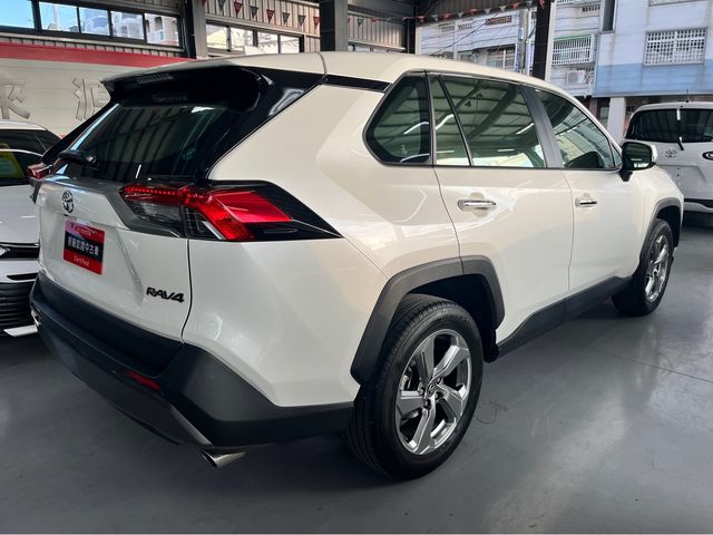 RAV4 2.0  第5張相片