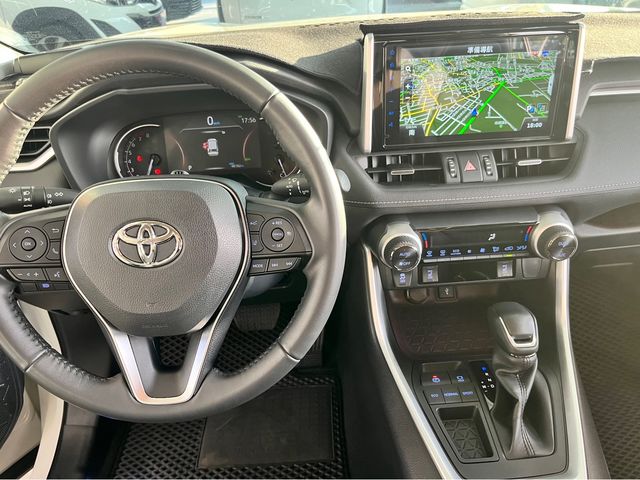 RAV4 2.0  第8張相片