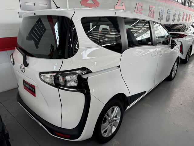 SIENTA 1.8  第5張相片