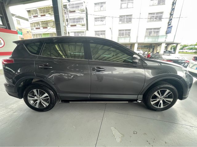 RAV4 2.0  第7張相片