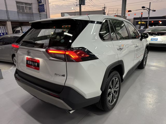 RAV4 2.0  第5張相片