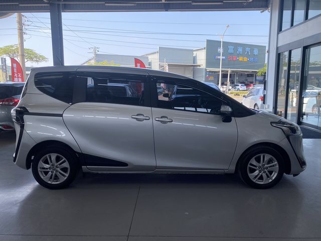 SIENTA 1.8  第4張相片