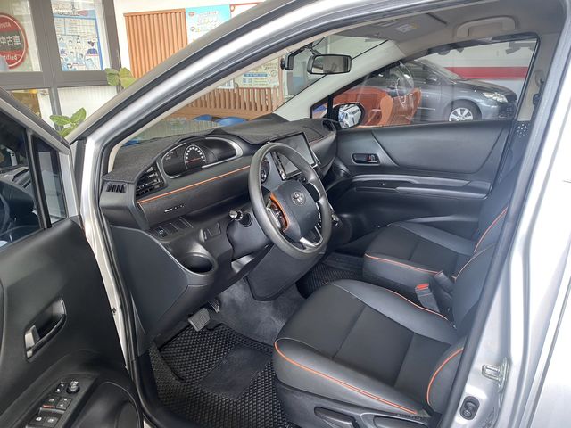 SIENTA 1.8  第7張相片