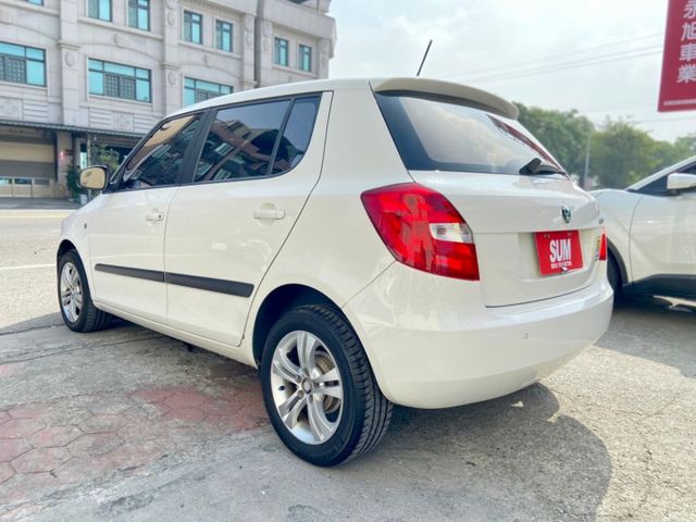 2012 SKODA FABIA 1.6  5人座掀背車/原版/一手車/認證/大空間  第4張相片
