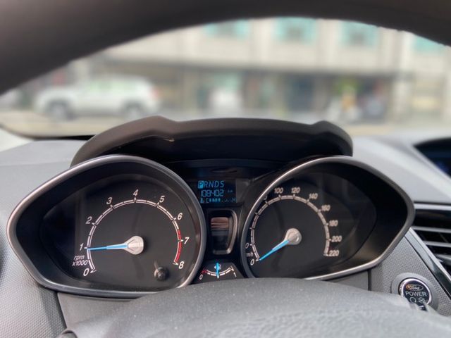 永旭好車  2014年FIESTA 1.0  渦輪運動版  馬力125hp  里程實跑10萬  第7張相片
