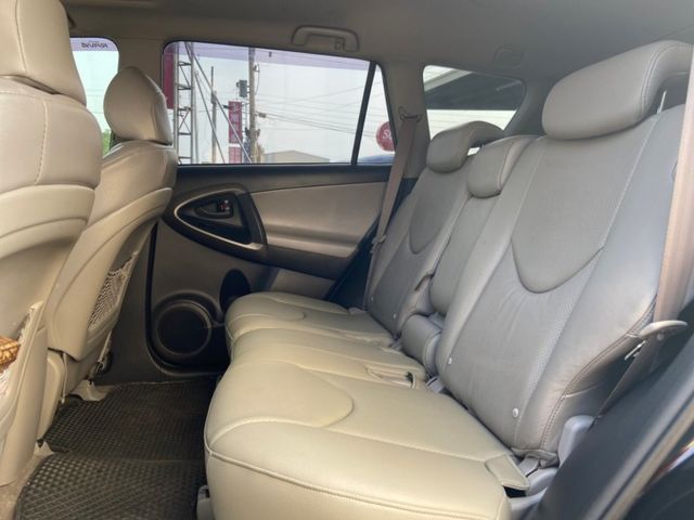 2009 RAV4  天窗  恆溫   安卓影音  定速   電動座椅  車頂行李架  第17張相片