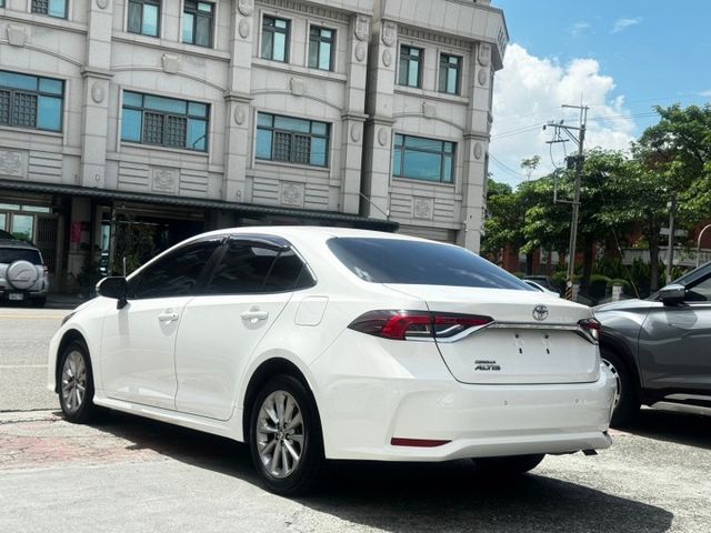 2021 ALTIS 豪華版 方向盤快控鍵  恆溫空調  循跡防滑 定速巡航  中控螢幕  第2張相片