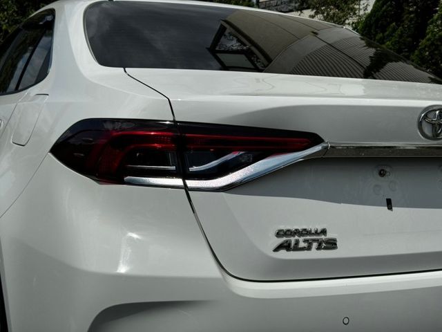 2021 ALTIS 豪華版 方向盤快控鍵  恆溫空調  循跡防滑 定速巡航  中控螢幕  第4張相片