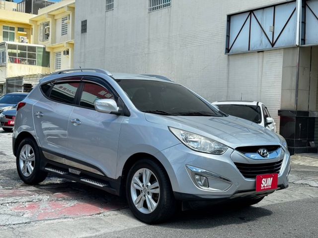 2013 Hyundai ix35 S 2.4 旗艦型 方向盤快控鍵 恆溫空調 電動座椅 倒車影像 定速  第1張相片