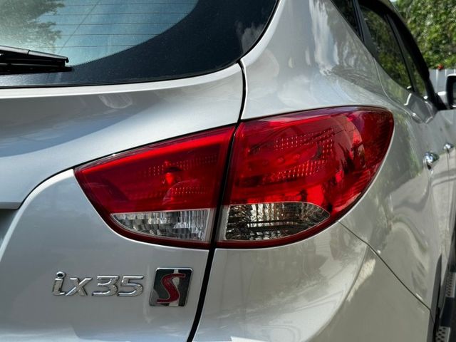 2013 Hyundai ix35 S 2.4 旗艦型 方向盤快控鍵 恆溫空調 電動座椅 倒車影像 定速  第3張相片
