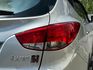 2013 Hyundai ix35 S 2.4 旗艦型 方向盤快控鍵 恆溫空調 電動座椅 倒車影像 定速  第3張縮圖