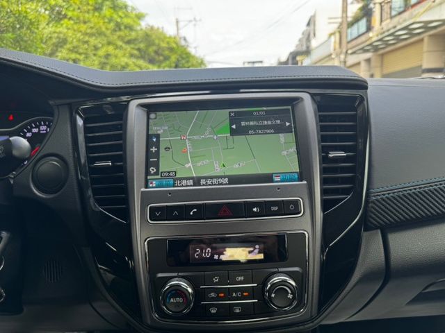 2020  Mitsubishi Grand Lancer 1.8 經典  恆溫空調  循跡防滑  影音多媒體  倒影  第4張相片
