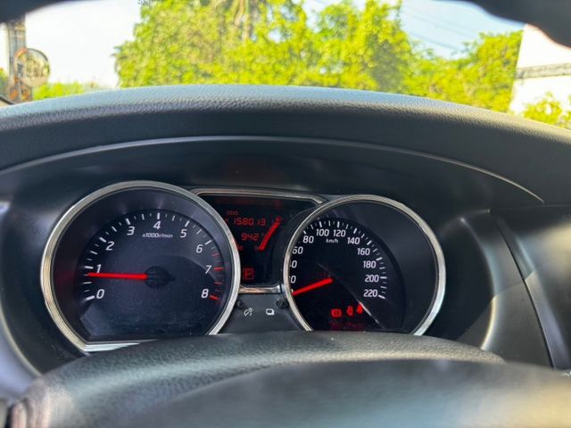 2014 Nissan Livina 1.6經典版 里程 15萬km  安卓影音  倒車影像  織布座椅  第4張相片