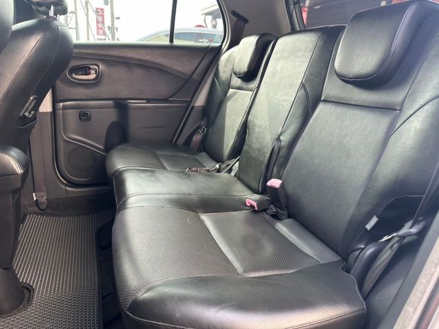 2011 Toyota Yaris 1.5 G 恆溫空調  電動摺疊後視鏡 方向盤快控鍵 CD音響主機  第8張相片