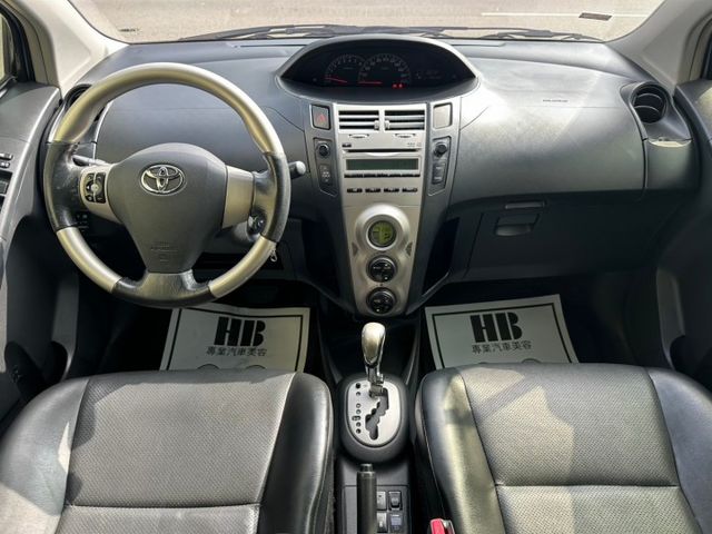 2011 Toyota Yaris 1.5 G 恆溫空調  電動摺疊後視鏡 方向盤快控鍵 CD音響主機  第10張相片