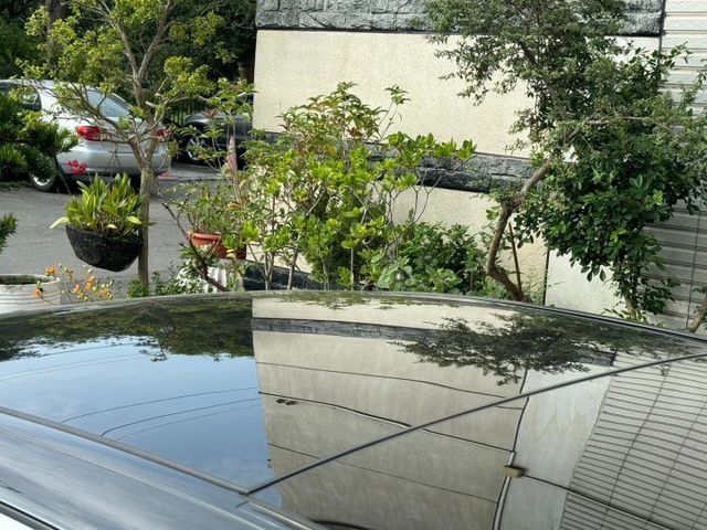 2015 Benz W205 AMG C300  免鑰匙啟動 摸門解鎖 方向盤快控鍵 全景天窗 柏林之音  魚眼頭燈  第4張相片