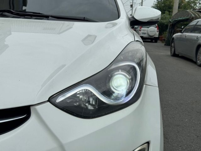 2013 Hyundai Elantra 1.8    恆溫空調  安卓影音  倒車影像  第3張相片