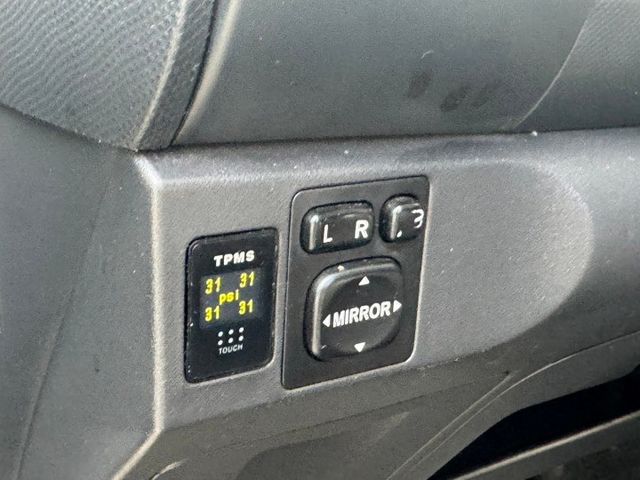 2009 Toyota Yaris 1.5 G  胎壓監控  電動摺疊後視鏡  影音多媒體  方向盤快控鍵  第6張相片
