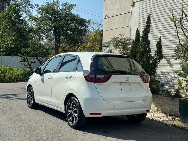 2022 Honda Fit Home汽油版 免鑰匙 方向盤快控鍵  定速  換檔撥片 循跡防滑控制系統  第2張相片