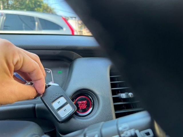 2022 Honda Fit Home汽油版 免鑰匙 方向盤快控鍵  定速  換檔撥片 循跡防滑控制系統  第4張相片