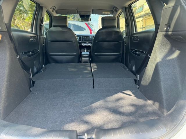 2022 Honda Fit Home汽油版 免鑰匙 方向盤快控鍵  定速  換檔撥片 循跡防滑控制系統  第14張相片