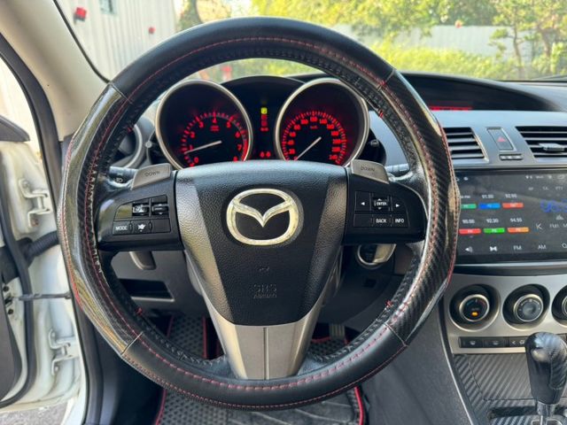 2011 Mazda 3 5D 2.0 免鑰匙啟動 方向盤快控鍵 恆溫 天窗 換檔撥片 影音多媒體  第9張相片