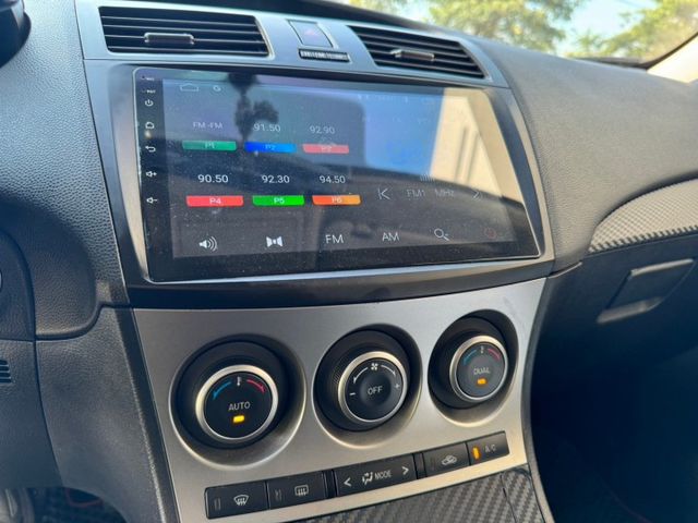 2011 Mazda 3 5D 2.0 免鑰匙啟動 方向盤快控鍵 恆溫 天窗 換檔撥片 影音多媒體  第10張相片