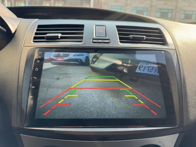 2011 Mazda 3 5D 2.0 免鑰匙啟動 方向盤快控鍵 恆溫 天窗 換檔撥片 影音多媒體  第11張相片
