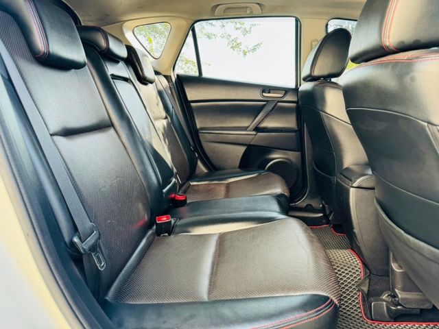 2011 Mazda 3 5D 2.0 免鑰匙啟動 方向盤快控鍵 恆溫 天窗 換檔撥片 影音多媒體  第13張相片