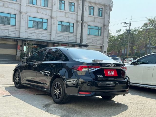 2021 Toyota Corolla Altis 1.8經典 循跡防滑 車道偏離警示 定速巡航 方向盤快控鍵 胎壓監控  第2張相片